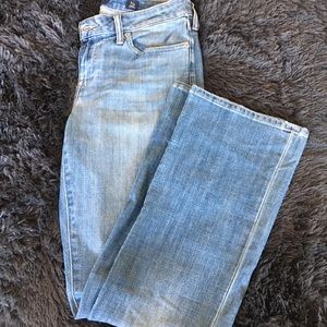 LUCKY BRAND light wash straight jeans